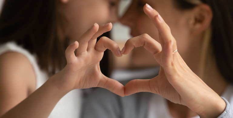 mänskliga rättigheter mor och dotter hjärta