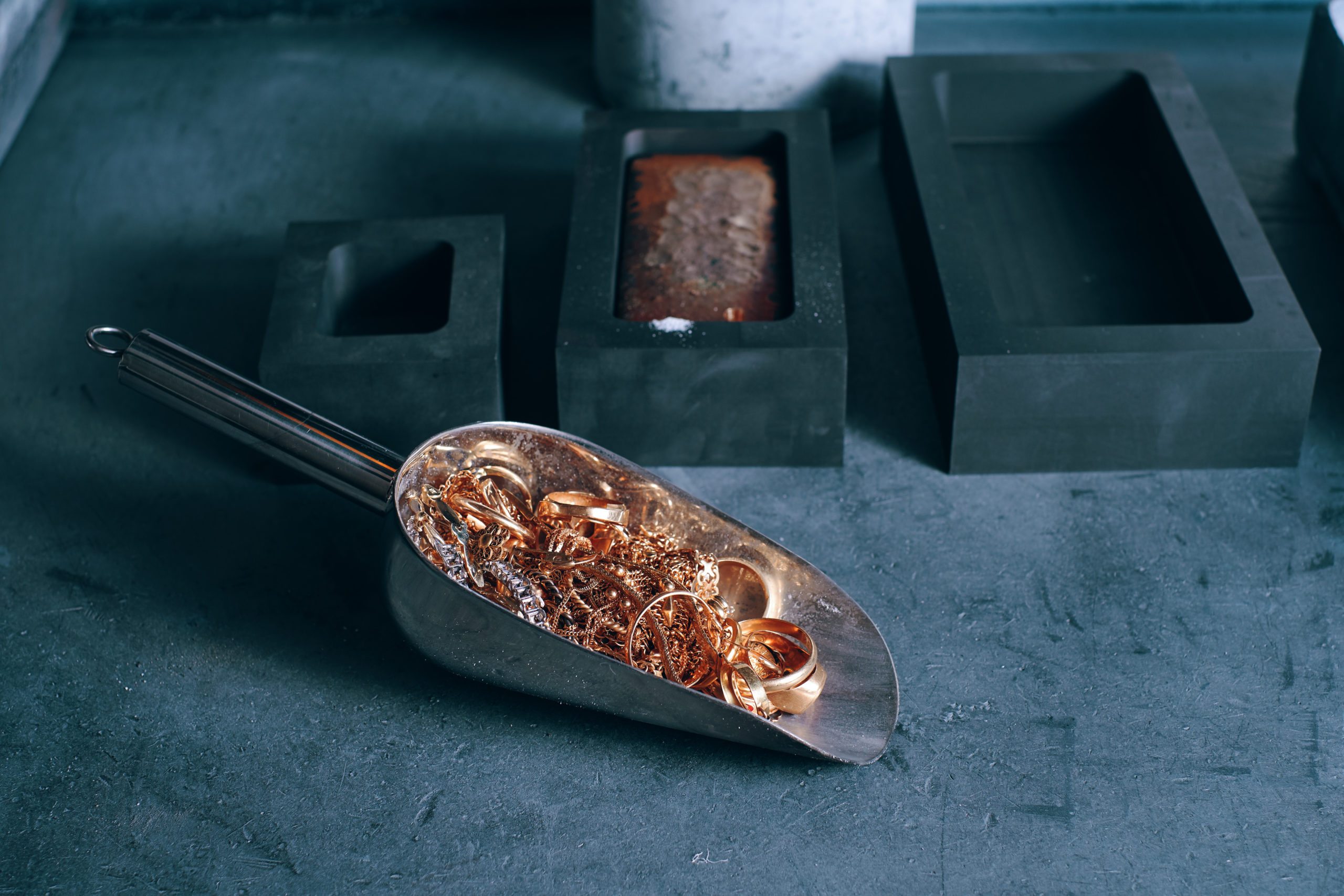 Lämna in ditt ädelmetallskrot