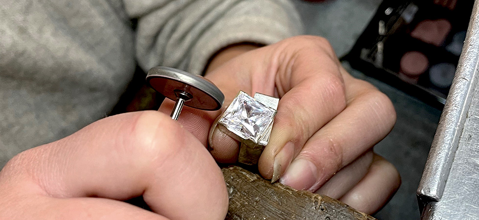 Stenfattare sponsras av Blue circle