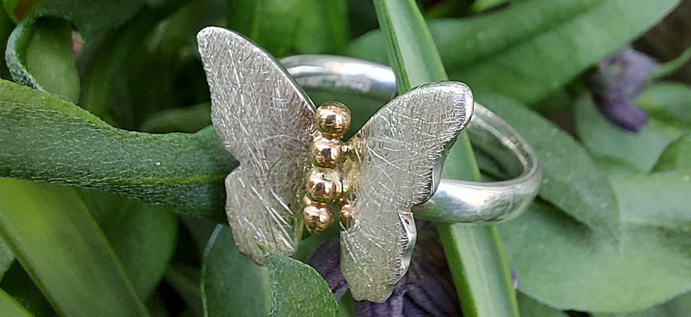 Blue circle naima Torstensson